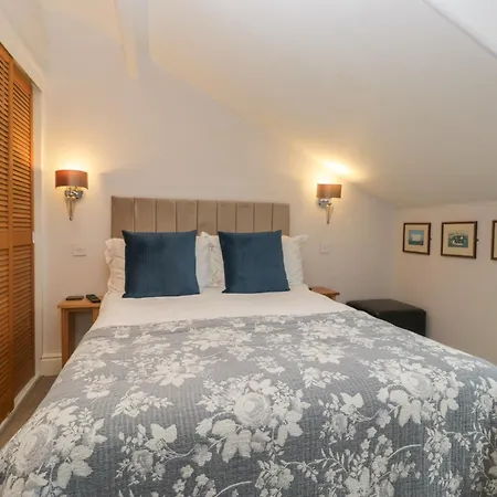Norwood House *