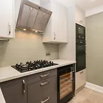 Norwood House بيت للعطل