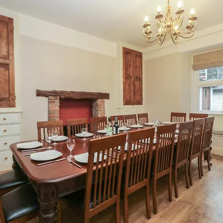 Norwood House بيت للعطل